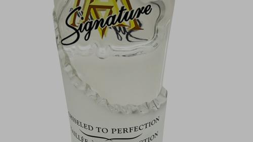 Signature glass bottle   preview image